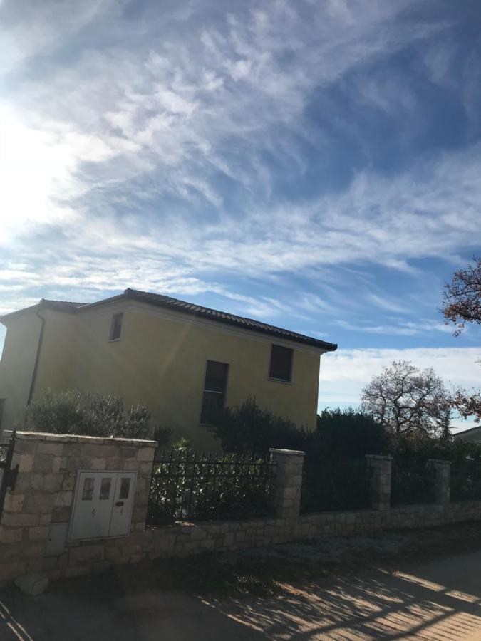 Villa Eva Karigador Новиград Екстериор снимка