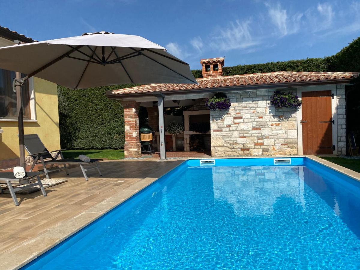 Villa Eva Karigador Новиград Екстериор снимка