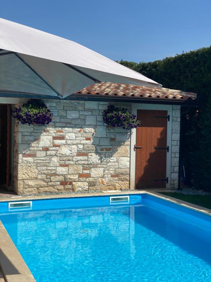 Villa Eva Karigador Новиград Екстериор снимка