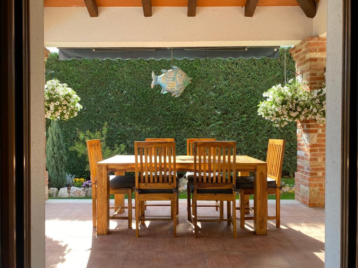 Villa Eva Karigador Новиград Екстериор снимка