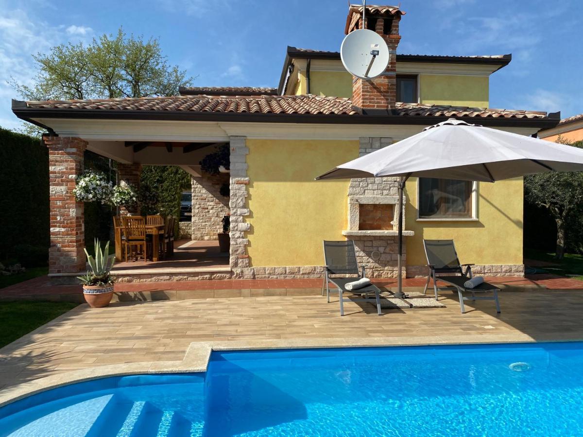 Villa Eva Karigador Новиград Екстериор снимка